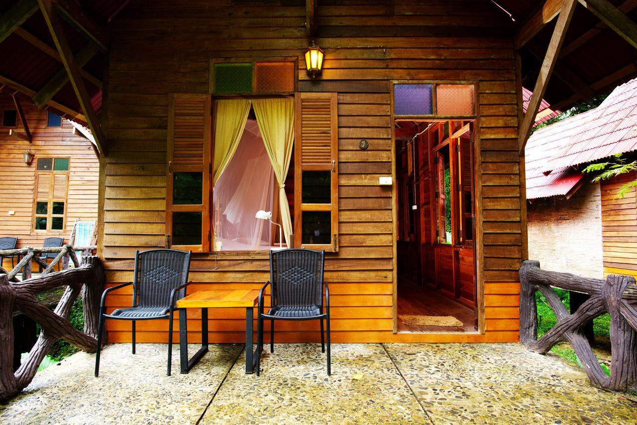 Art'S Riverview Lodge Khao Sok National Park Kültér fotó